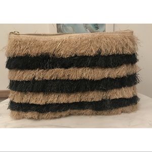 KAYU PINATA CLUTCH